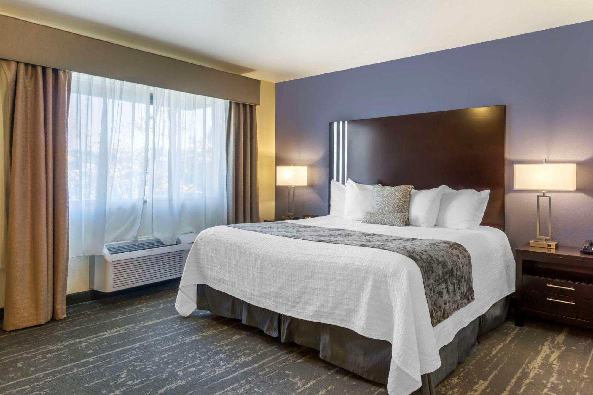 Best Western Plus Edmonds Harbor Inn Zewnętrze zdjęcie